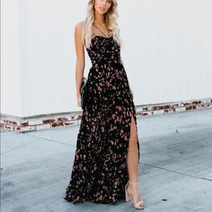 So This Is Love Pleated Floral Maxi Dress (M)